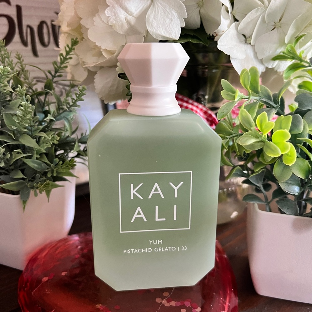 Kayali Yum Pistachio Gelato 33 Perfume 3.4 oz Eau De Parfum no box